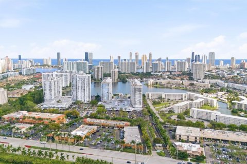 Copropriété à vendre à Aventura, Floride: 2 chambres, 116.22 m2 № 2072587 - photo 14