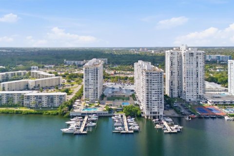 Copropriété à vendre à Aventura, Floride: 2 chambres, 116.22 m2 № 2072587 - photo 19