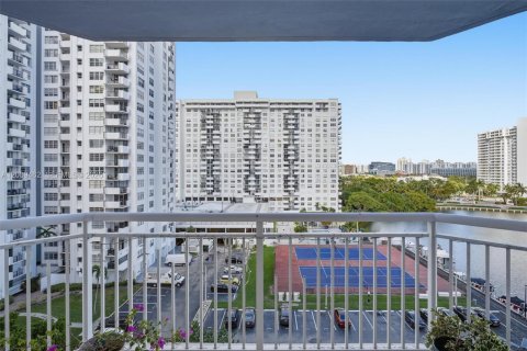Copropriété à vendre à Aventura, Floride: 2 chambres, 116.22 m2 № 2072587 - photo 18