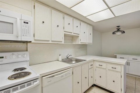 Copropriété à vendre à Aventura, Floride: 2 chambres, 116.22 m2 № 2072587 - photo 7