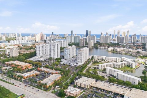 Copropriété à vendre à Aventura, Floride: 2 chambres, 116.22 m2 № 2072587 - photo 15