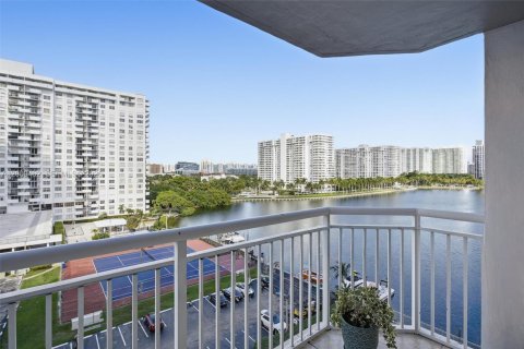 Copropriété à vendre à Aventura, Floride: 2 chambres, 116.22 m2 № 2072587 - photo 2