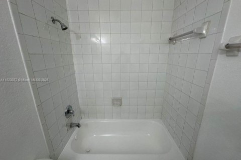 Copropriété à louer à Homestead, Floride: 2 chambres, 86.4 m2 № 1787224 - photo 18