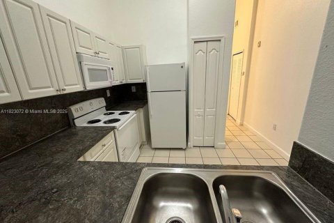 Copropriété à louer à Homestead, Floride: 2 chambres, 86.4 m2 № 1787224 - photo 9