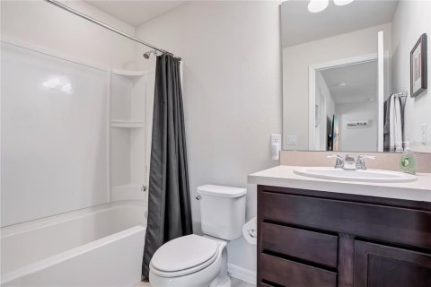 House in Clermont, Florida 4 bedrooms, 202.53 sq.m. № 2321548 - photo 23