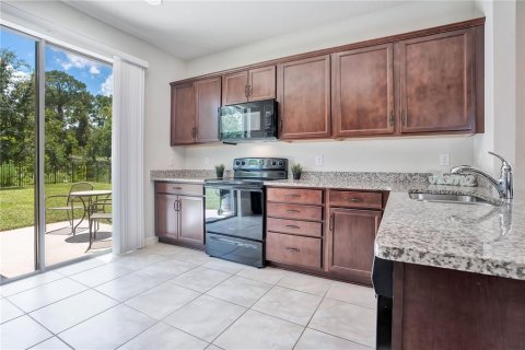 House in Clermont, Florida 4 bedrooms, 202.53 sq.m. № 2321548 - photo 7