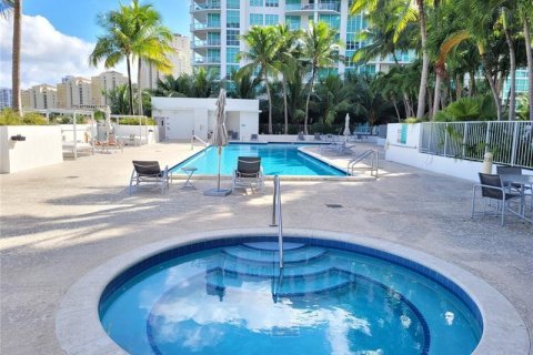 Condominio en alquiler en Aventura, Florida, 2 dormitorios, 111.85 m2 № 2155072 - foto 27