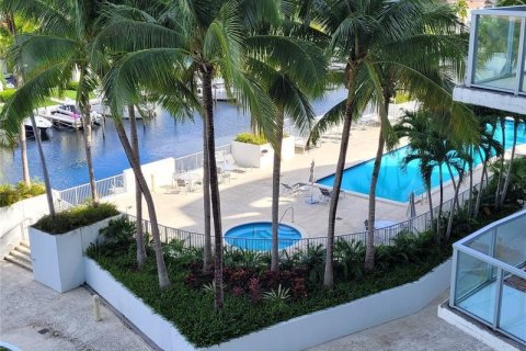 Condominio en alquiler en Aventura, Florida, 2 dormitorios, 111.85 m2 № 2155072 - foto 20