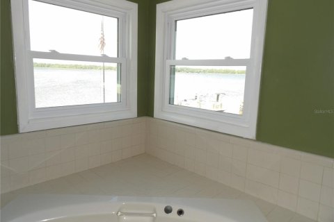 Casa en venta en Palm Harbor, Florida, 4 dormitorios, 310.94 m2 № 1768108 - foto 17