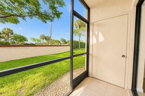 Condo in Boca Raton, Florida, 2 bedrooms № 2265243 - photo 13