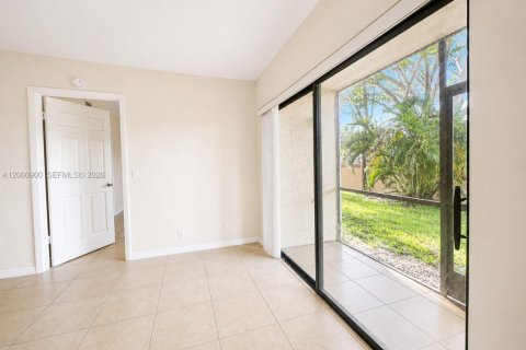 Condo in Boca Raton, Florida, 2 bedrooms № 2265243 - photo 12