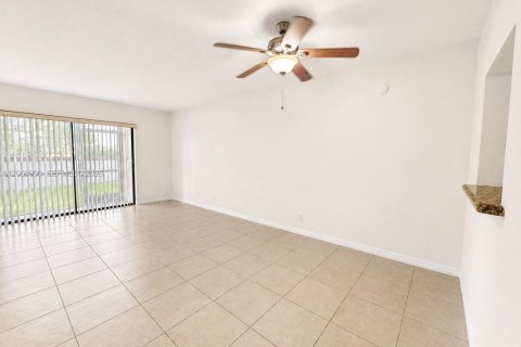 Condo in Boca Raton, Florida, 2 bedrooms № 2265243 - photo 9