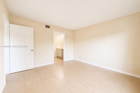 Condo in Boca Raton, Florida, 2 bedrooms № 2265243 - photo 16