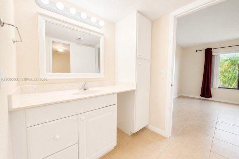 Condo in Boca Raton, Florida, 2 bedrooms № 2265243 - photo 18