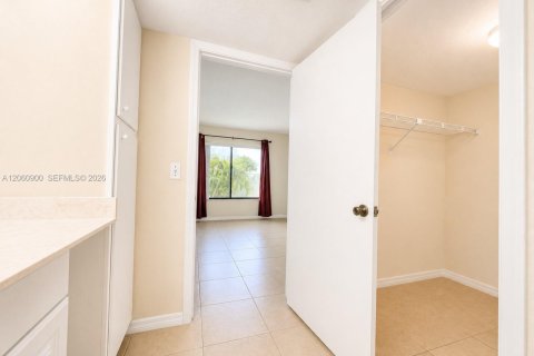 Condo in Boca Raton, Florida, 2 bedrooms № 2265243 - photo 17