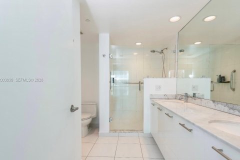 Condominio en alquiler en Miami, Florida, 2 dormitorios, 103.21 m2 № 2066500 - foto 19