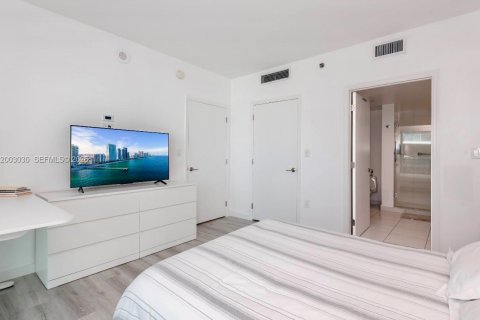 Condominio en alquiler en Miami, Florida, 2 dormitorios, 103.21 m2 № 2066500 - foto 21