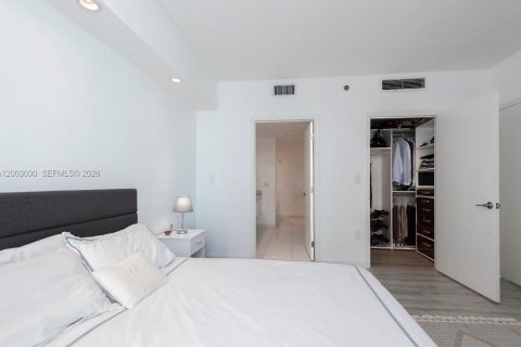 Condominio en alquiler en Miami, Florida, 2 dormitorios, 103.21 m2 № 2066500 - foto 15