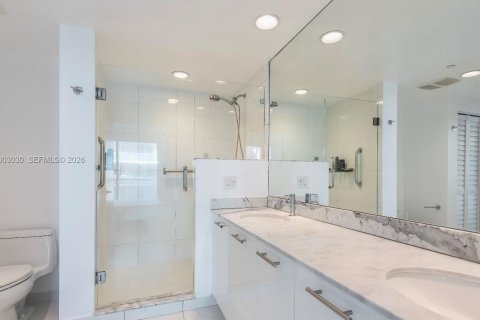 Condominio en alquiler en Miami, Florida, 2 dormitorios, 103.21 m2 № 2066500 - foto 17