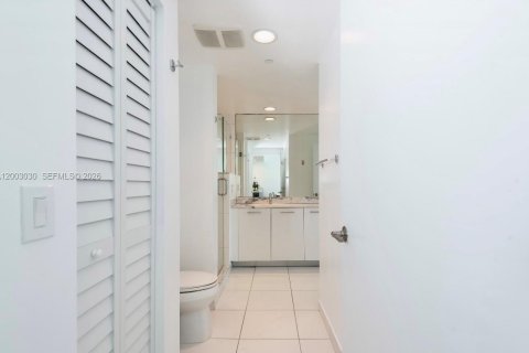 Condominio en alquiler en Miami, Florida, 2 dormitorios, 103.21 m2 № 2066500 - foto 16