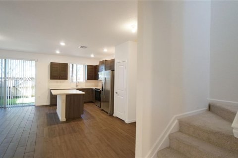 Touwnhouse à louer à Homestead, Floride: 4 chambres, 127.65 m2 № 2252527 - photo 4
