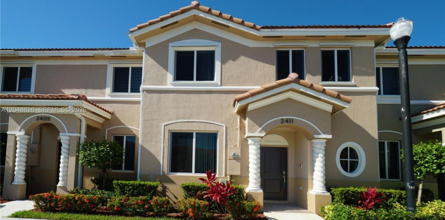 Touwnhouse à Homestead, Floride 4 chambres, 127.65 m2 № 2252527