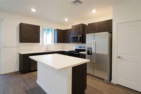 Touwnhouse à louer à Homestead, Floride: 4 chambres, 127.65 m2 № 2252527 - photo 7