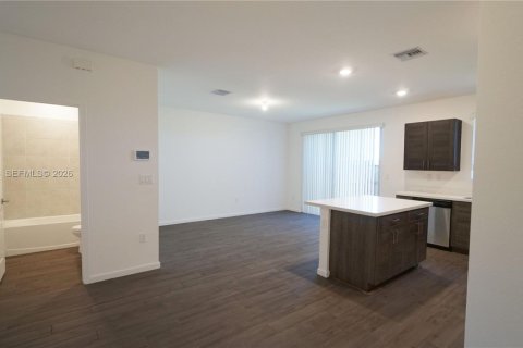 Touwnhouse à louer à Homestead, Floride: 4 chambres, 127.65 m2 № 2252527 - photo 11