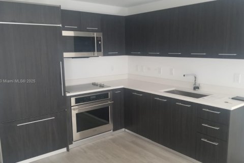 Снять в аренду кондоминиум в Майами, Флорида 1 спальня, 57.6м2, № 1942179 - фото 3