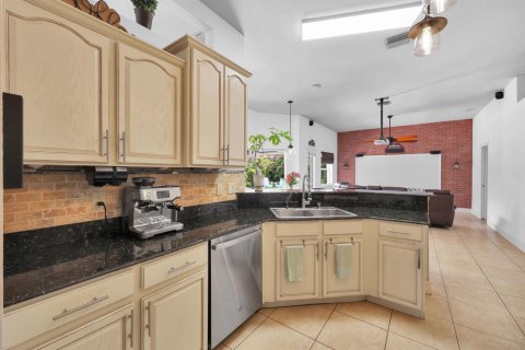 Casa en alquiler en Port St. Lucie, Florida, 4 dormitorios, 192.59 m2 № 2078389 - foto 9