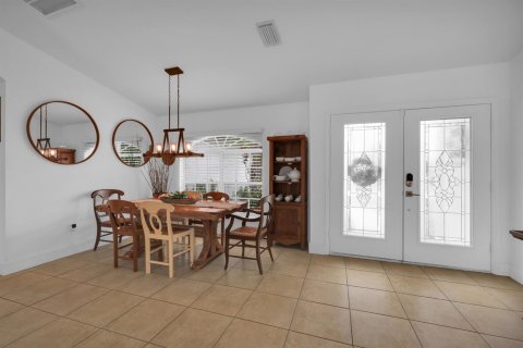 Casa en alquiler en Port St. Lucie, Florida, 4 dormitorios, 192.59 m2 № 2078389 - foto 4