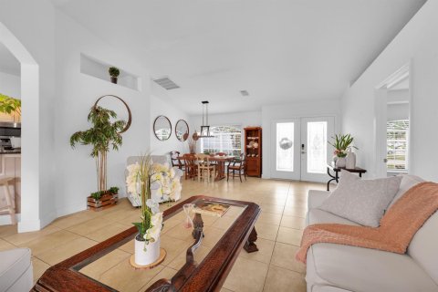 Casa en alquiler en Port St. Lucie, Florida, 4 dormitorios, 192.59 m2 № 2078389 - foto 7
