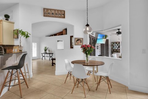Casa en alquiler en Port St. Lucie, Florida, 4 dormitorios, 192.59 m2 № 2078389 - foto 10