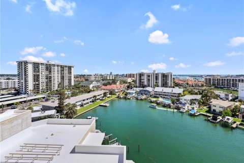 Condo in Clearwater, Florida, 3 bedrooms  № 2106297 - photo 18