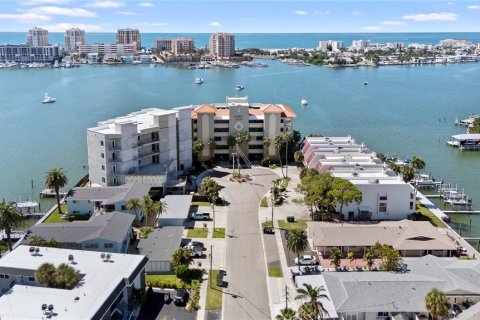 Condo in Clearwater, Florida, 3 bedrooms  № 2106297 - photo 15