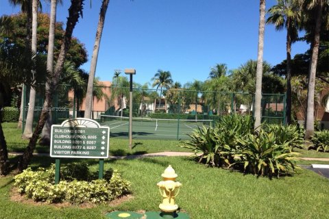 Condo in Pinecrest, Florida, 2 bedrooms  № 2052922 - photo 2