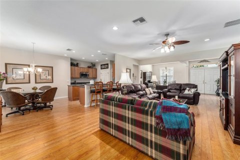House in Summerfield, Florida 3 bedrooms, 197.51 sq.m. № 1778146 - photo 9