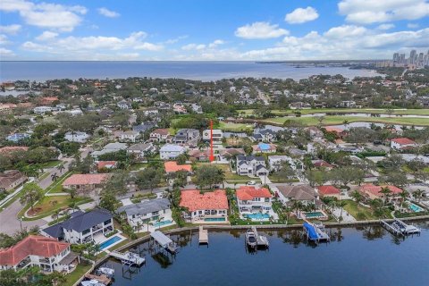 Land in Saint Petersburg, Florida № 1907947 - photo 1