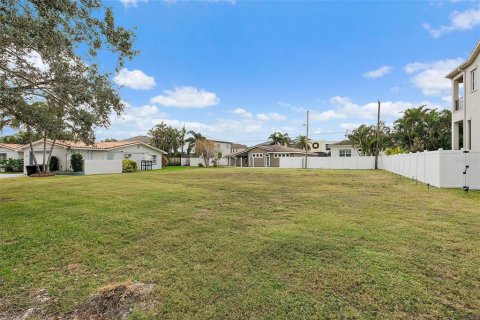 Land in Saint Petersburg, Florida № 1907947 - photo 2