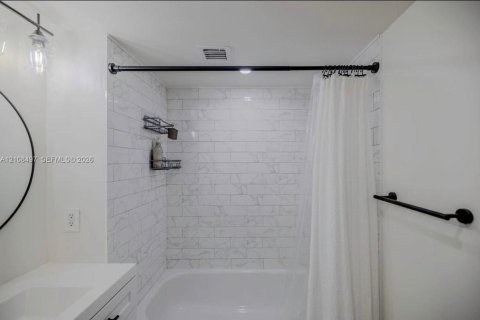 Copropriété à vendre à Davie, Floride: 3 chambres, 102.19 m2 № 2429749 - photo 14