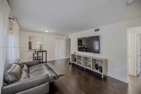 Copropriété à vendre à Davie, Floride: 3 chambres, 102.19 m2 № 2429749 - photo 4