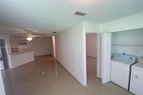 Apartment in Margate, Florida 1 bedroom, 66.15 sq.m. № 1989996 - photo 13
