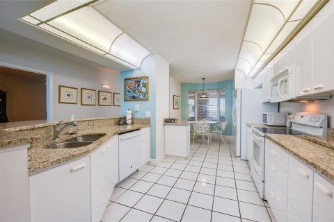 Condominio en venta en Port Orange, Florida, 3 dormitorios, 212.75 m2 № 2103878 - foto 8
