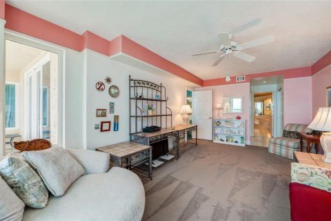 Condominio en venta en Port Orange, Florida, 3 dormitorios, 212.75 m2 № 2103878 - foto 17