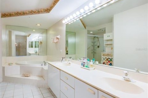 Condominio en venta en Port Orange, Florida, 3 dormitorios, 212.75 m2 № 2103878 - foto 18