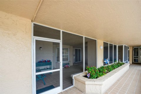 Condominio en venta en Port Orange, Florida, 3 dormitorios, 212.75 m2 № 2103878 - foto 2