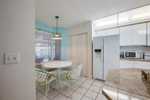 Condominio en venta en Port Orange, Florida, 3 dormitorios, 212.75 m2 № 2103878 - foto 7