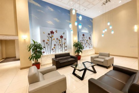 Condo in Hollywood, Florida, 1 bedroom  № 2305105 - photo 8