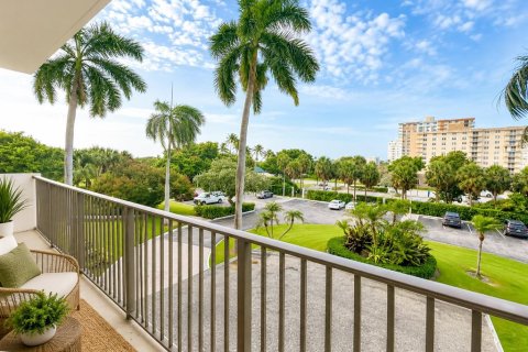 Condo in Hollywood, Florida, 1 bedroom  № 2305105 - photo 9