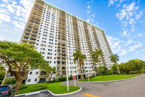 Condo in Hollywood, Florida, 1 bedroom  № 2305105 - photo 10